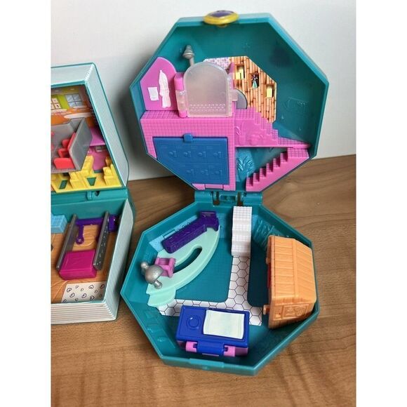 3 Polly Pocket Playsets Spa Gym Compact Stars - Picture 3 of 11